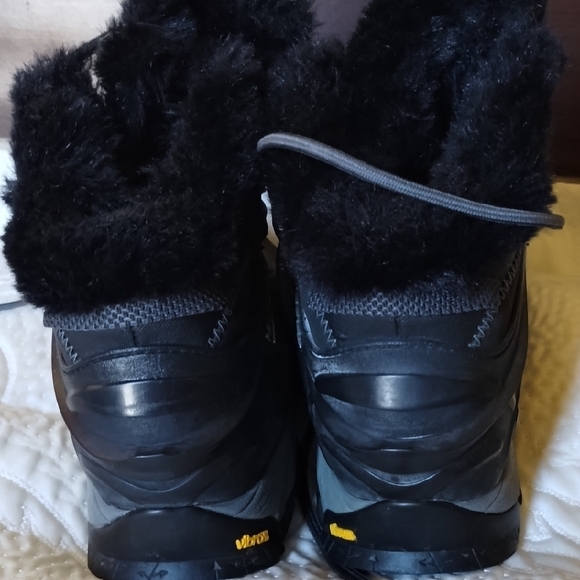 Merrell Black Winter Boots - Picture 12 of 13